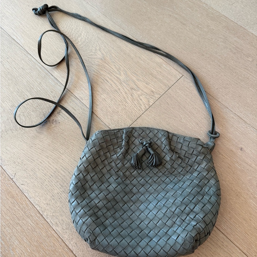 Bottega Veneta vintage Elegant Gray Woven Shoulder Bag